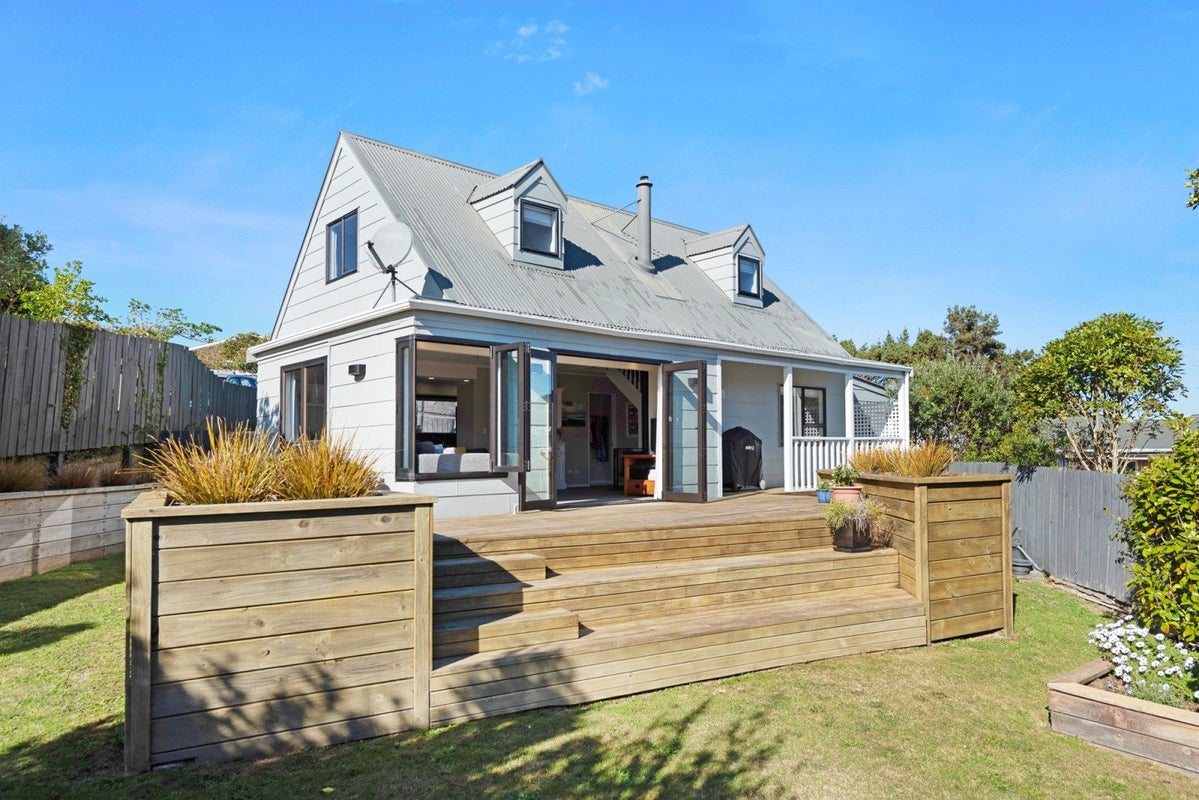 4 Tatum Way, Johnsonville, Wellington - Carousel 1