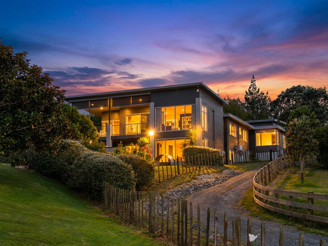 705 Ponga Road, Papakura - Carousel 1