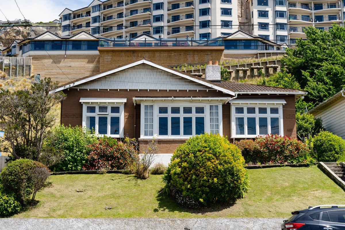 80 Forbury Road, Saint Clair, Dunedin - Carousel 1