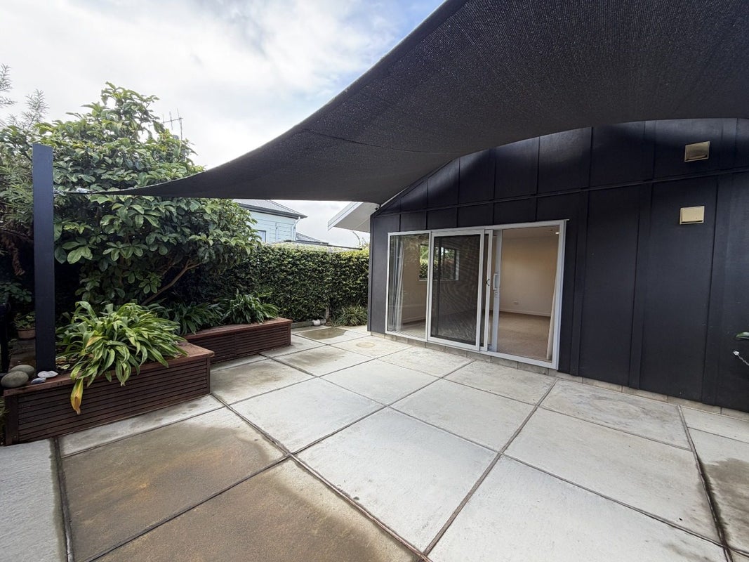 702 Oak Road, Akina, Hastings - Carousel 1