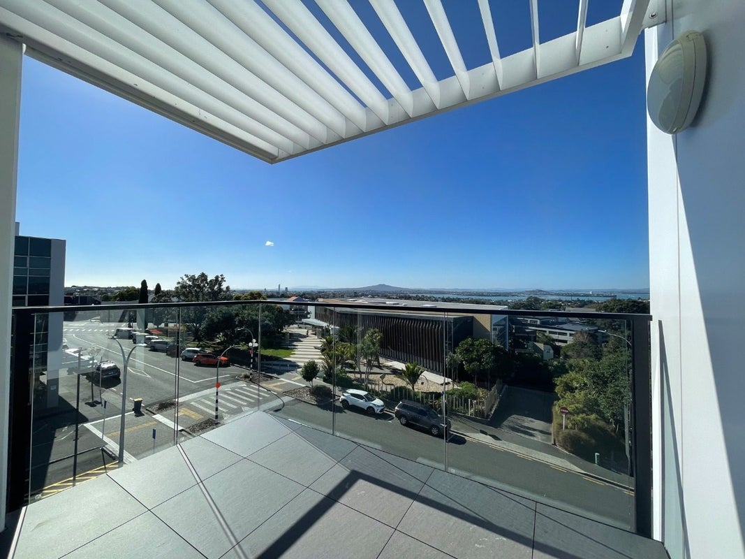 401/19 Rawene Road, Birkenhead, Auckland - Carousel 1