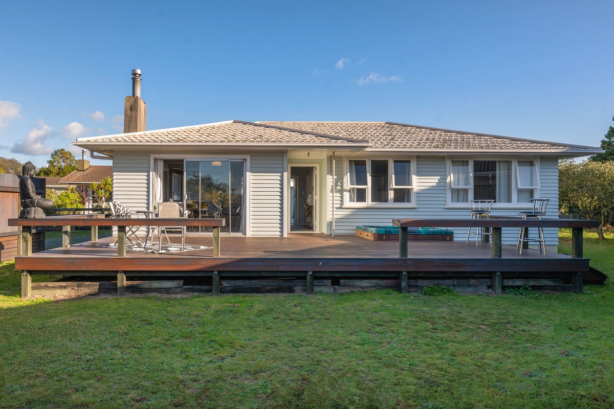 23 Clouston Crescent, Fenton Park, Rotorua - Carousel 21