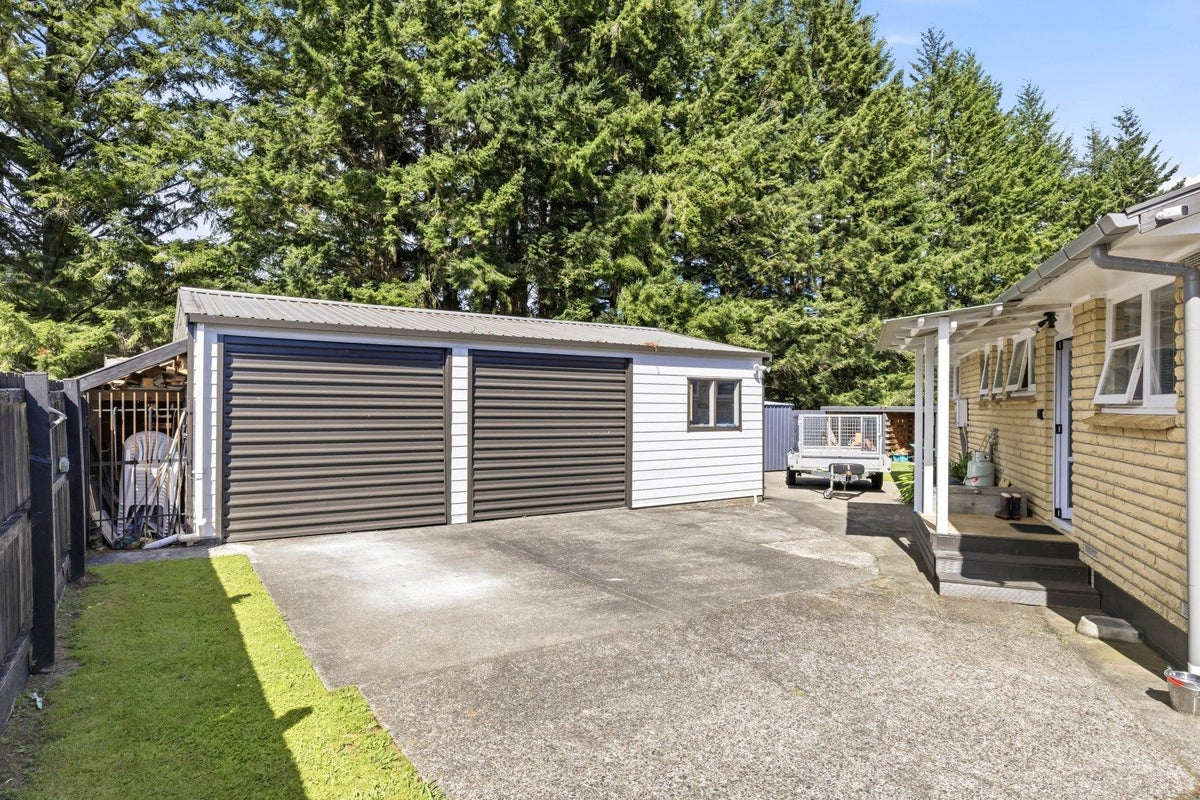 11 Paekitawhiti Street, Turangi - Carousel 12