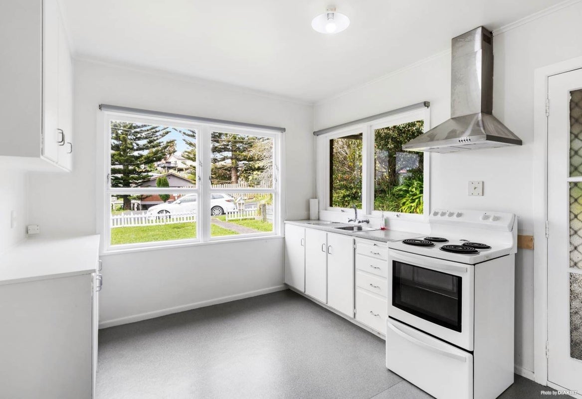 1/12 Quona Avenue, Waikowhai, Auckland - Carousel 2
