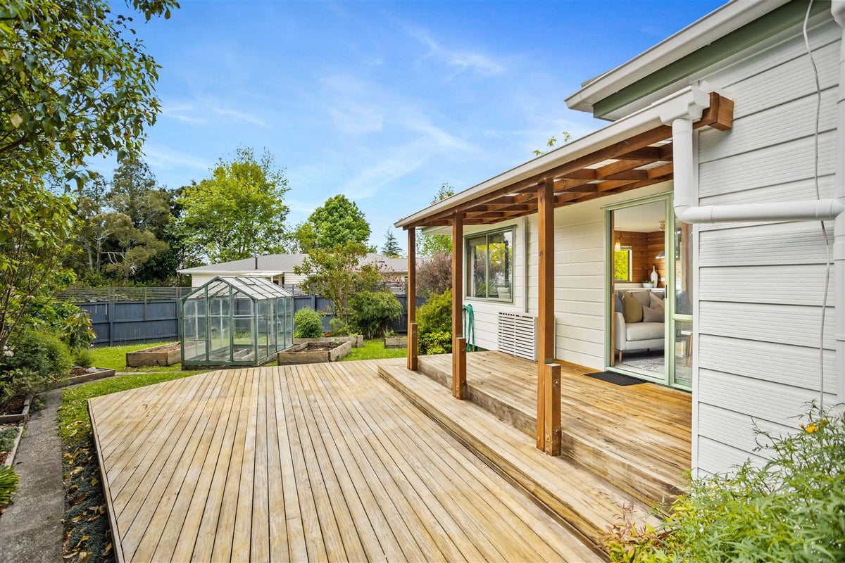 60A Kaurilands Road, Titirangi, Auckland - Carousel 2