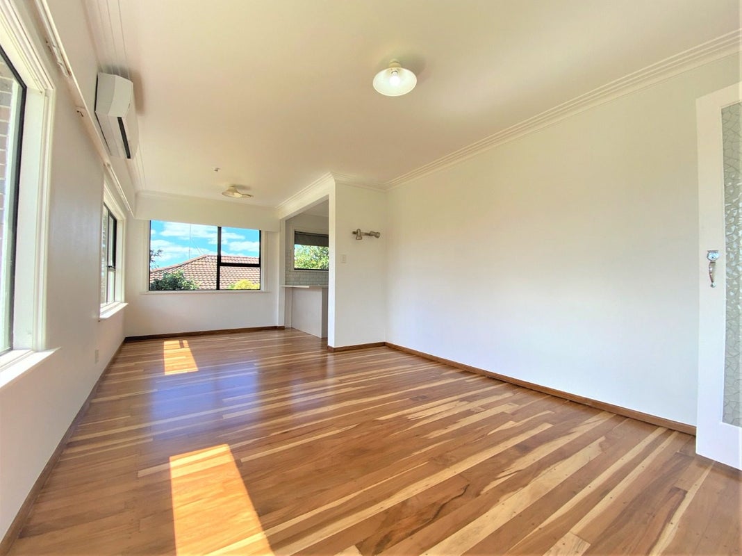 1/21 Kings Road, Panmure, Auckland - Carousel 2