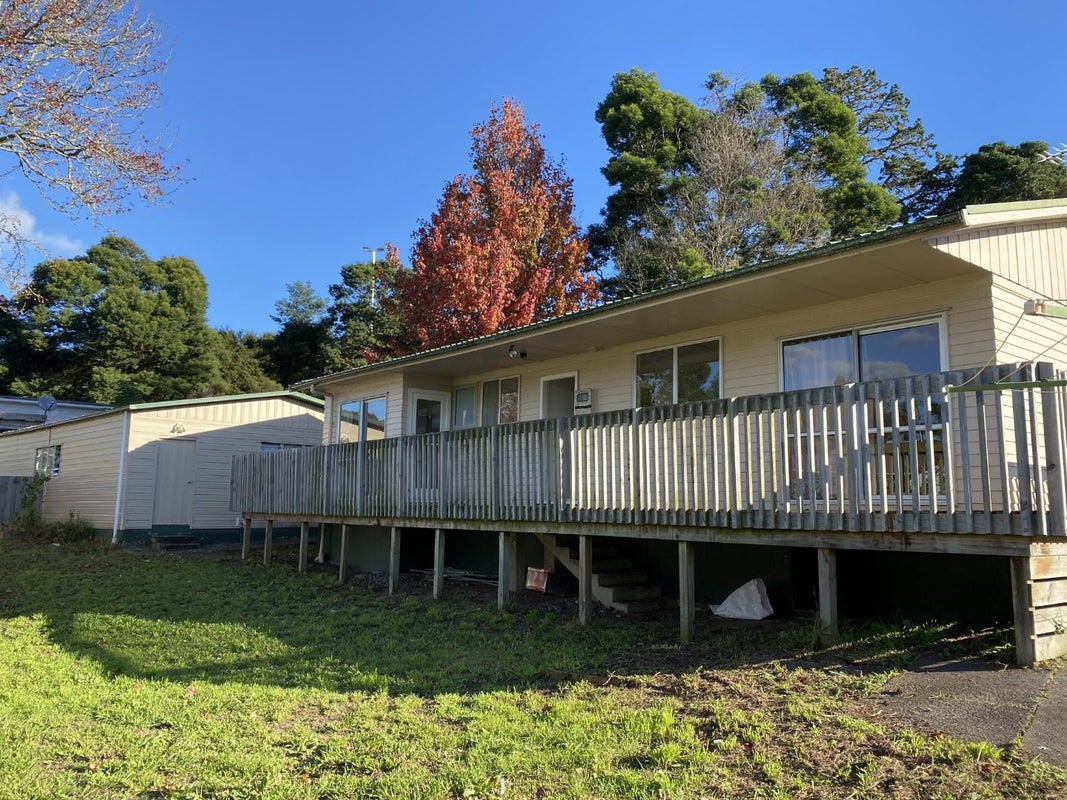 17 Aronui Terrace, Kelston, Auckland - Carousel 2