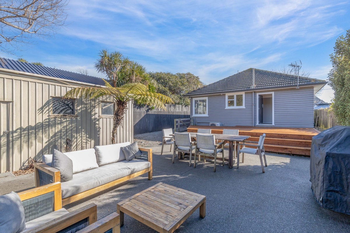 20 Larnach Street, Waimairi Beach, Christchurch - Carousel 2