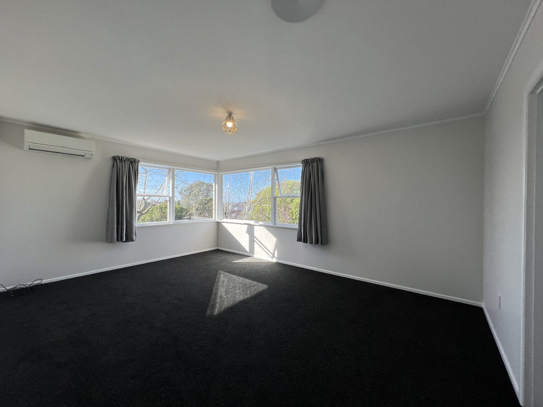 1/43 Simkin Avenue, St Johns, Auckland - Carousel 1