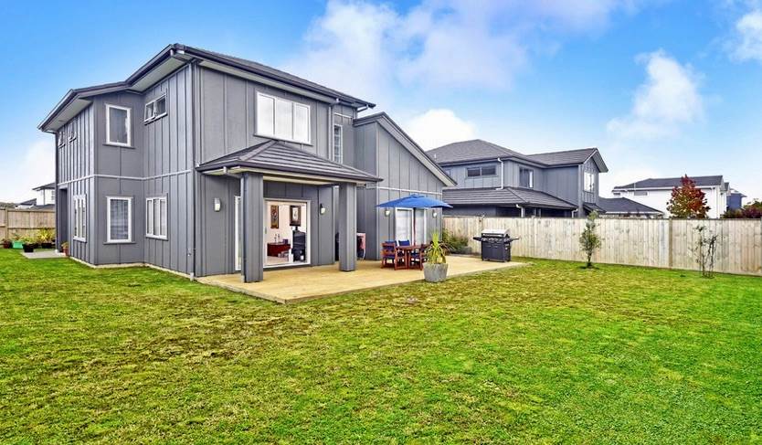 61 Pickaberry Avenue, Karaka, Papakura - Carousel 14