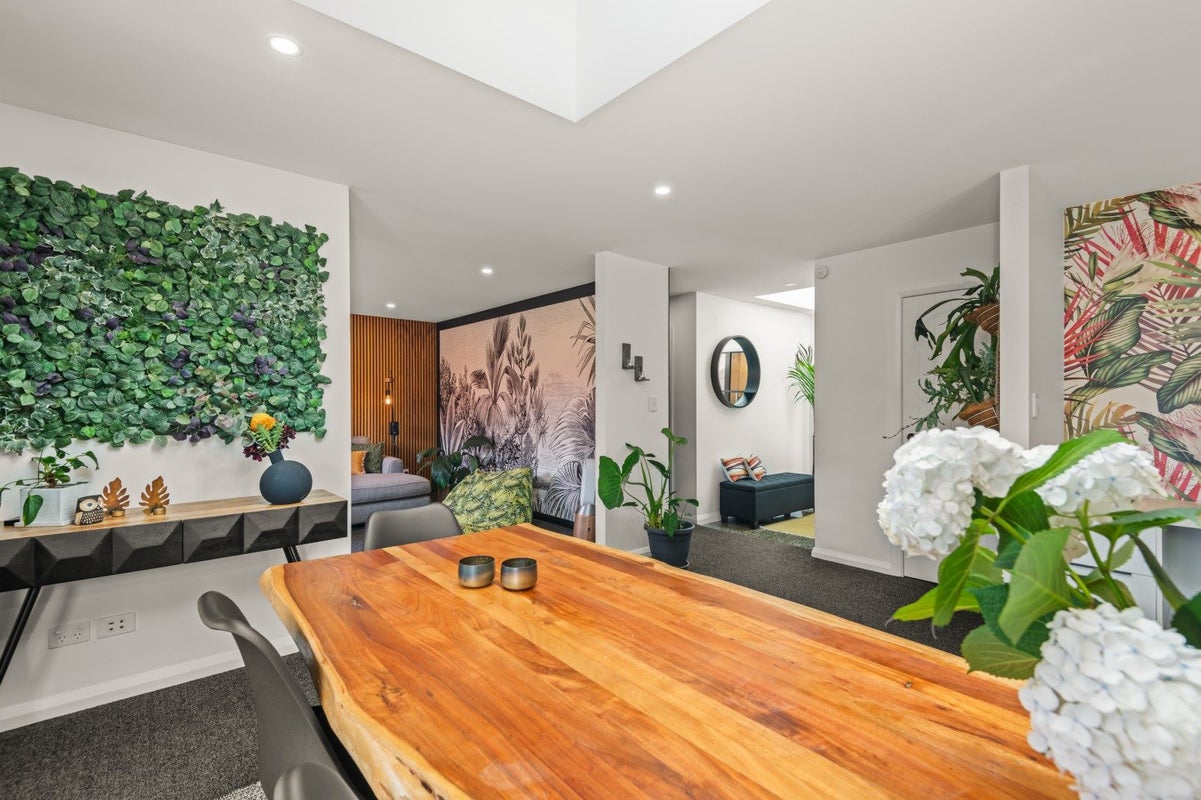 6 Stratford Court, Fitzherbert, Palmerston North - Carousel 2