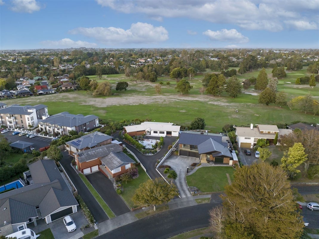 13 Marnane Terrace, St Andrews, Hamilton - Carousel 32