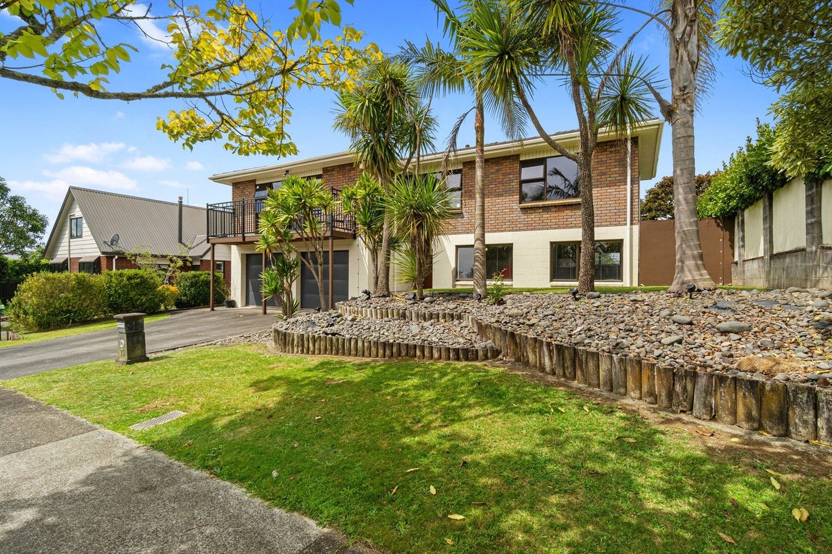 25 Ngaio Place, Pukete, Hamilton - Carousel 15