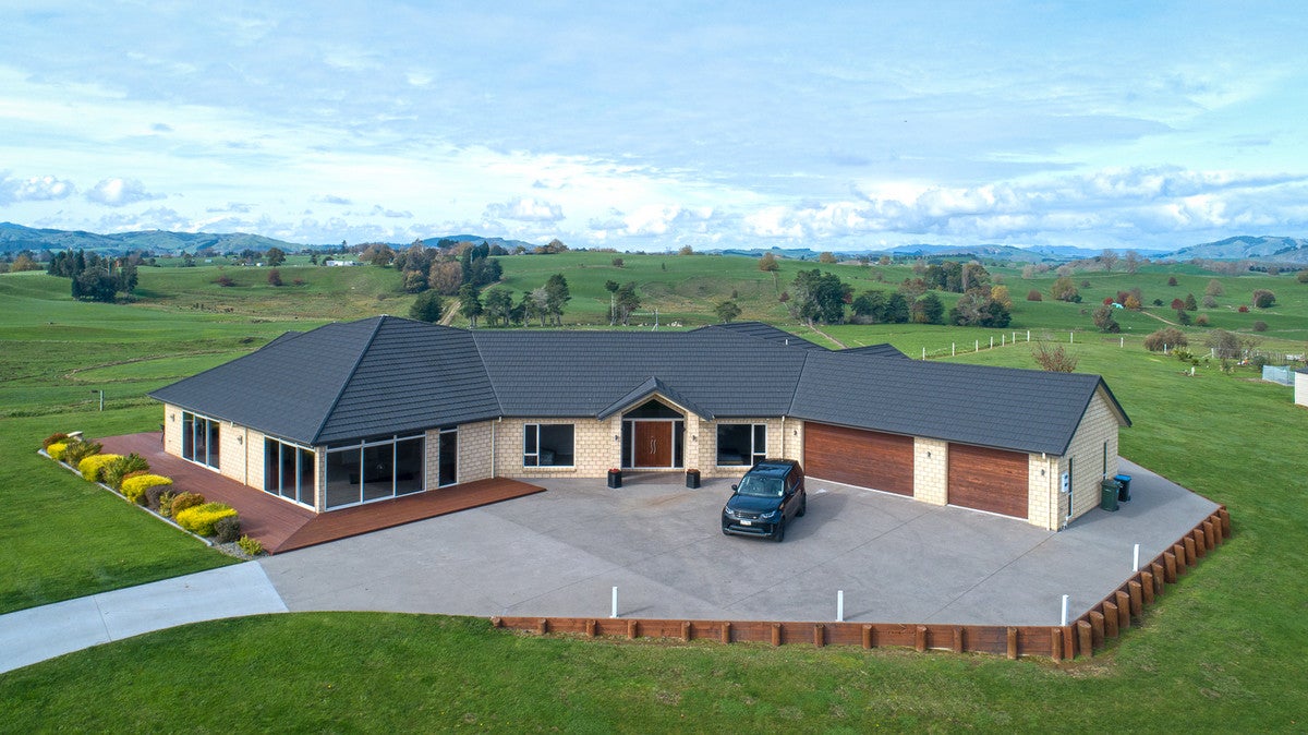 81 Tiki Road, Kihikihi, Te Awamutu - Carousel 1