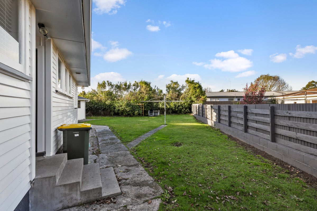 11 Jeanette Street, Glenview, Hamilton - Carousel 18