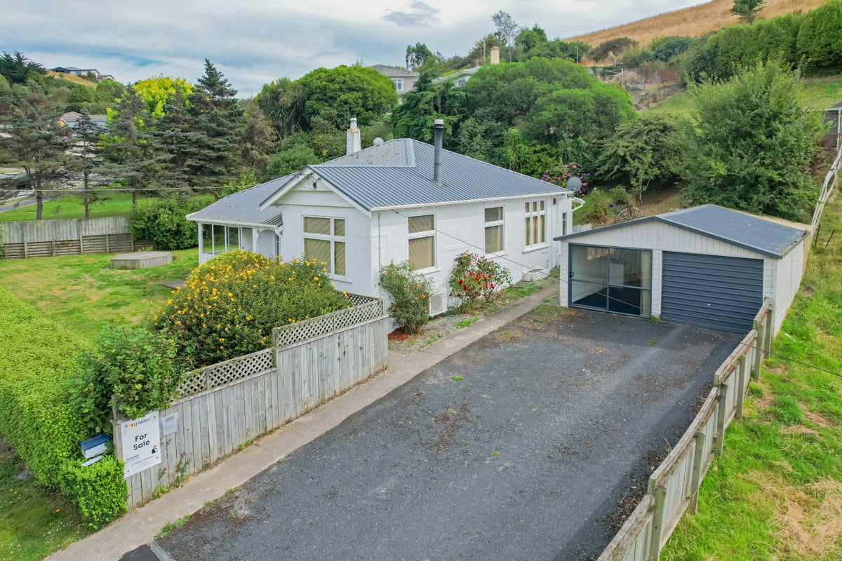 82 Eden Street, Oamaru - Carousel 1
