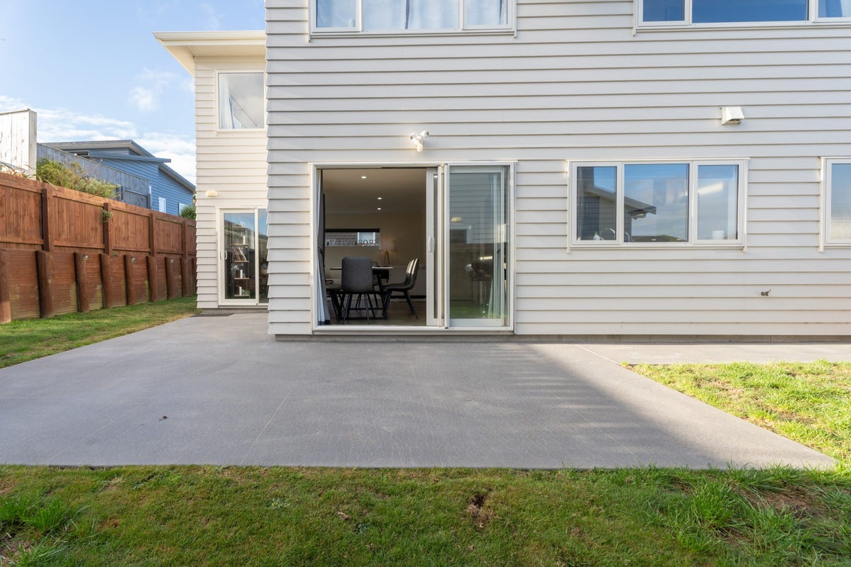 25 Trelawny Terrace, Grenada Village, Wellington - Carousel 2
