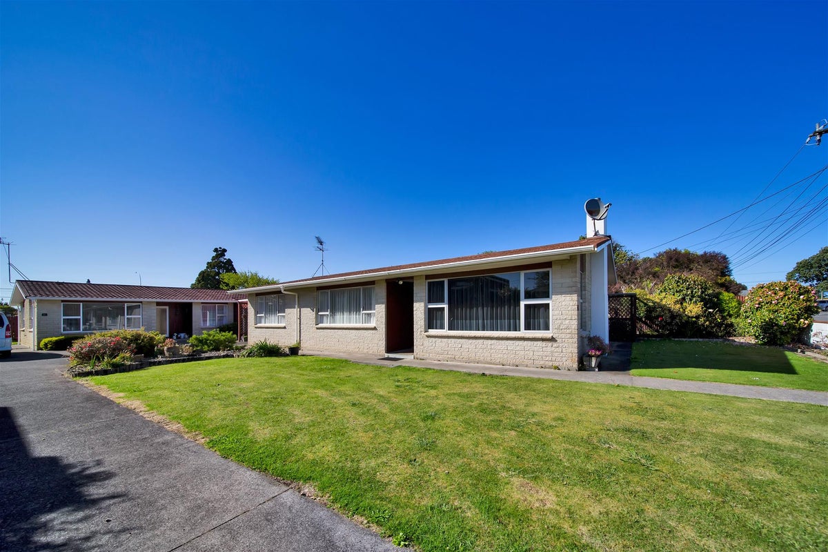 4 Disraeli Street, Hawera - Carousel 2