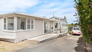 412 Glenfield Road, Glenfield, Auckland - Carousel 1
