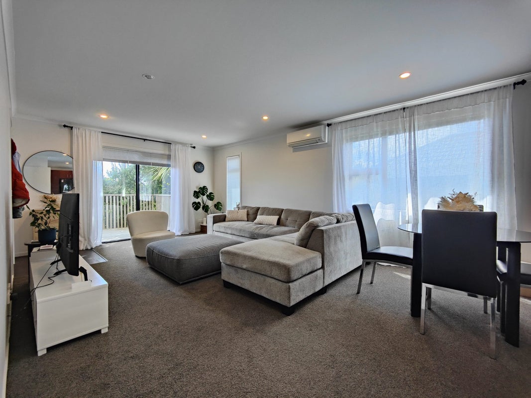 15A Barclay Street, Newlands, Wellington - Carousel 2