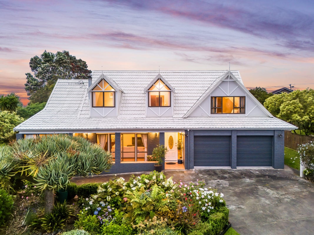 5 Tatyana Place, Massey, Auckland - Carousel 2