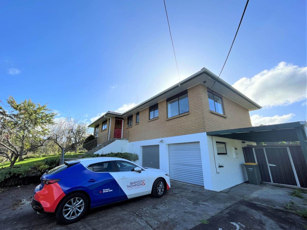 10 Wairere Road, Henderson - Carousel 2