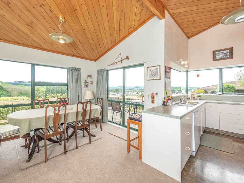 28 Parkdale Drive, Aramoho, Whanganui - Carousel 2