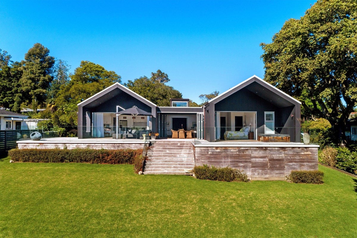 9 Grant Road, Whataupoko, Gisborne - Carousel 2