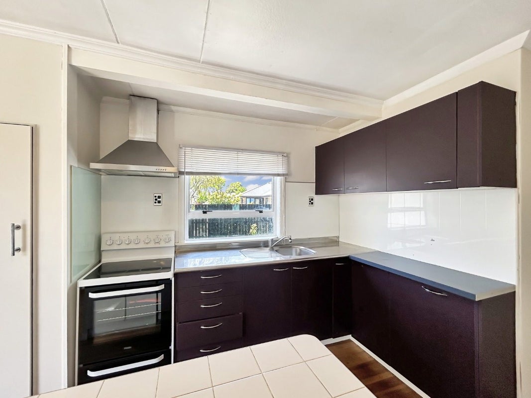 196A Ferguson Street, West End, Palmerston North - Carousel 2