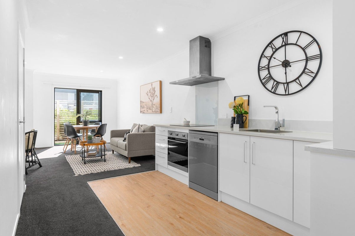 7/1 Vialou Street, Hamilton Central, Hamilton - Carousel 2