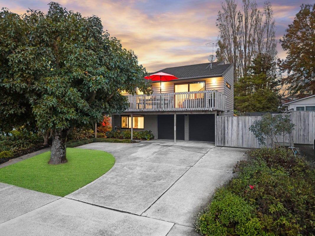20 Lilian Place, Farm Cove, Auckland - Carousel 1