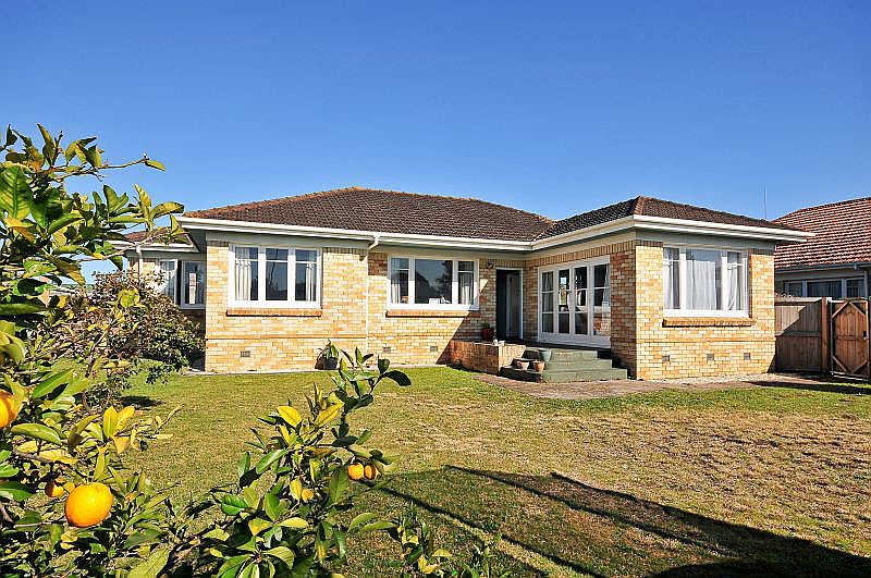 37 Hukanui Road, Fairfield, Hamilton - Carousel 1