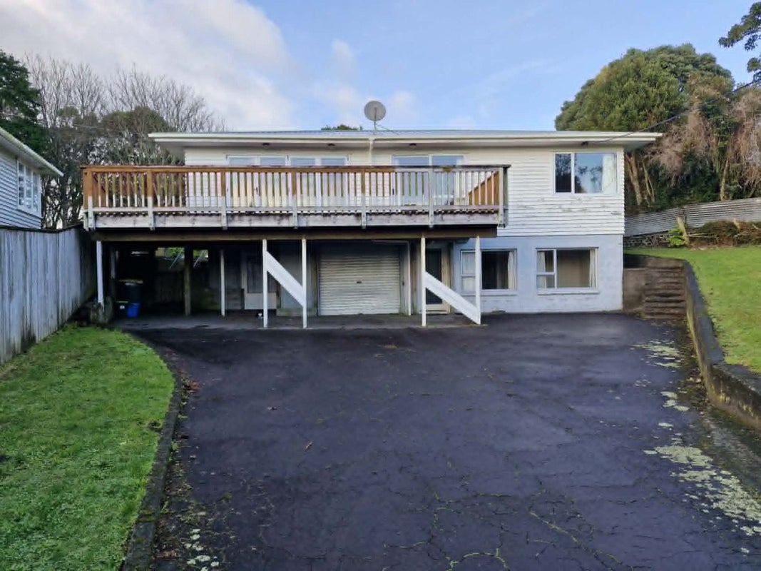 111 Glenpark Avenue, Frankleigh Park, New Plymouth - Carousel 1