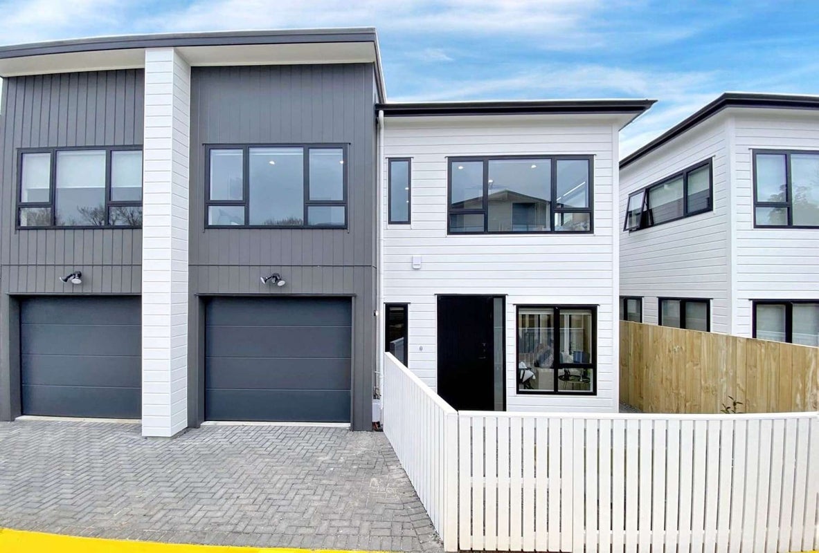 43B Mirrabooka Avenue, Botany Downs, Auckland - Carousel 1