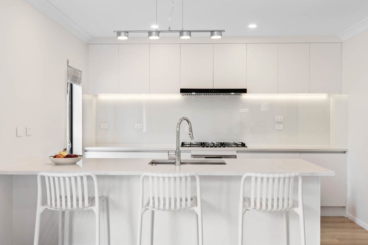 7 Oakville Avenue, Flat Bush, Auckland - Carousel 2