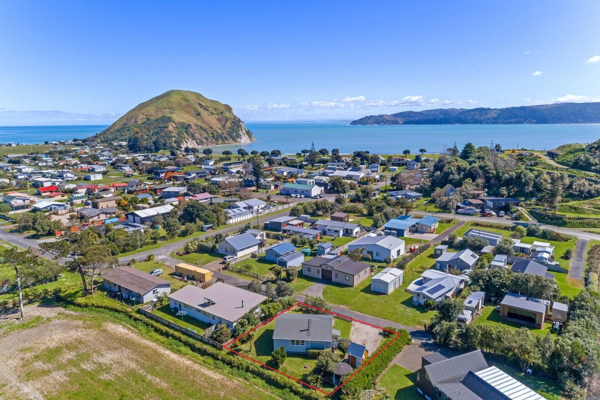 15B Ratau Street, Mahia - Carousel 18