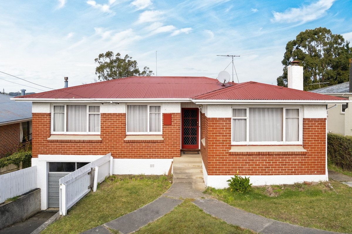 143 Main Road, Fairfield, Dunedin - Carousel 1