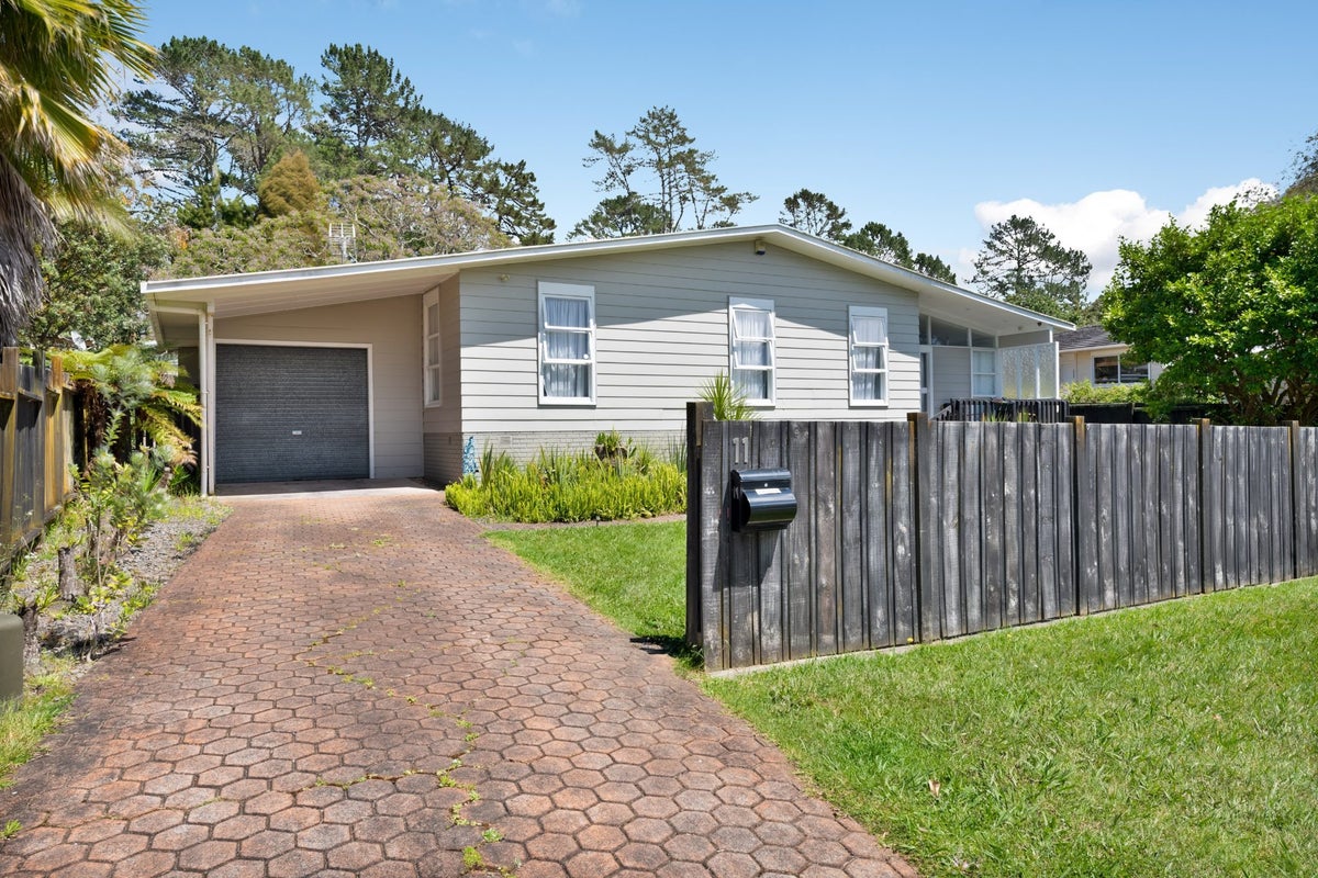 11 Allington Road, Massey, Auckland - Carousel 2