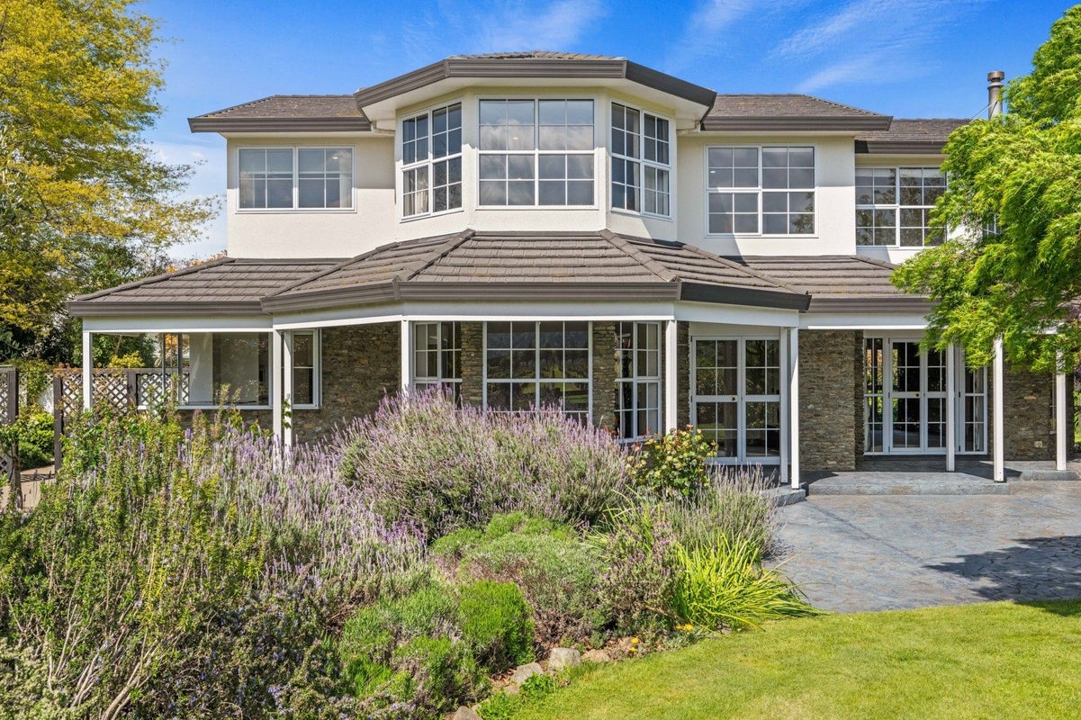 8 Ashford Grove, Rapaura - Carousel 2