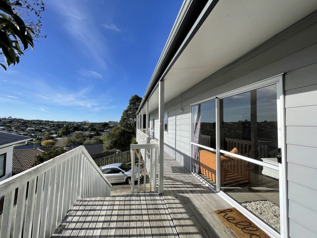 2/14 Camilla Grove, Totara Vale, Auckland - Carousel 1