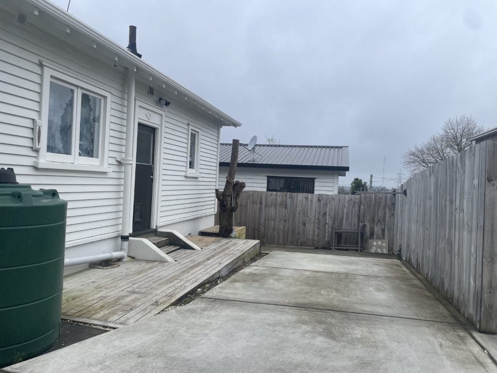 22 Lincoln Park Avenue, Massey, Auckland - Carousel 9