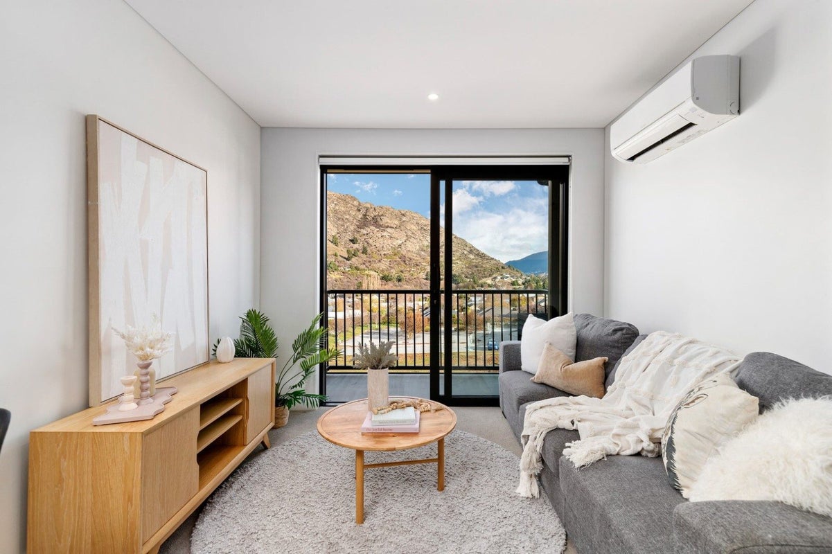 606/10 Copper Beech Avenue, Frankton, Queenstown - Carousel 1