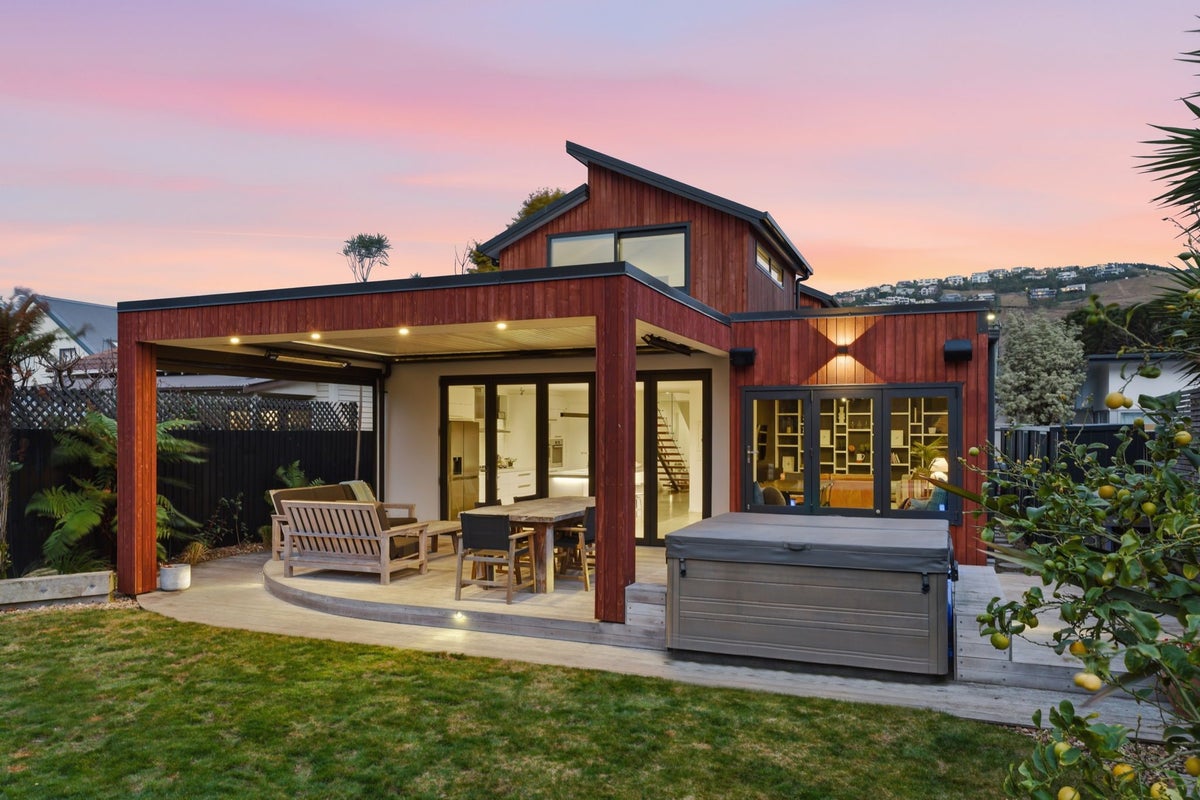 14 Hardwicke Street, Sumner, Christchurch - Carousel 1
