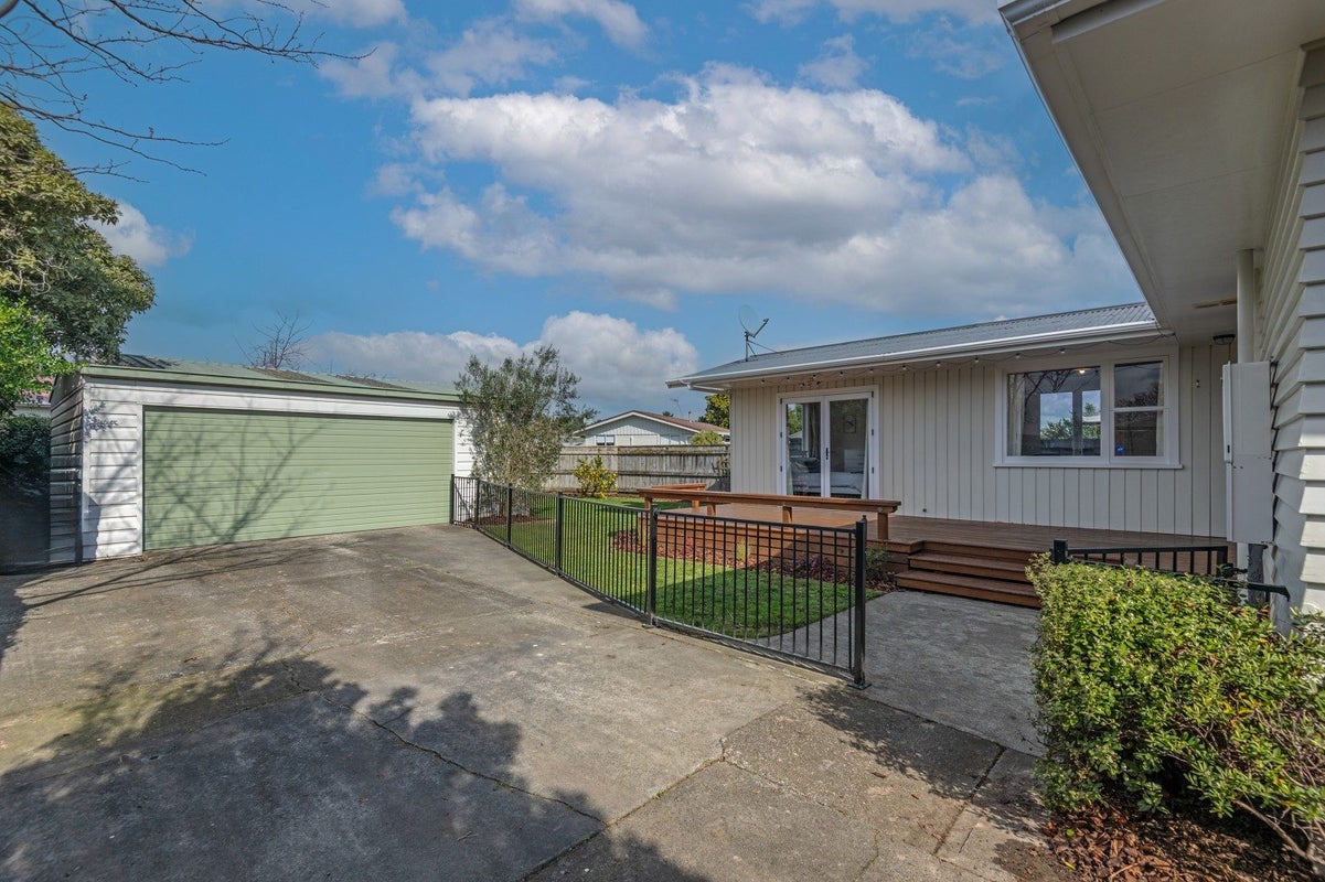 12 Snowdon Avenue, Terrace End, Palmerston North - Carousel 19