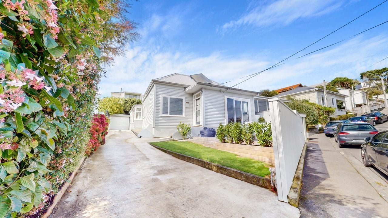 19 Fernhill Terrace, Wadestown, Wellington - Carousel 1
