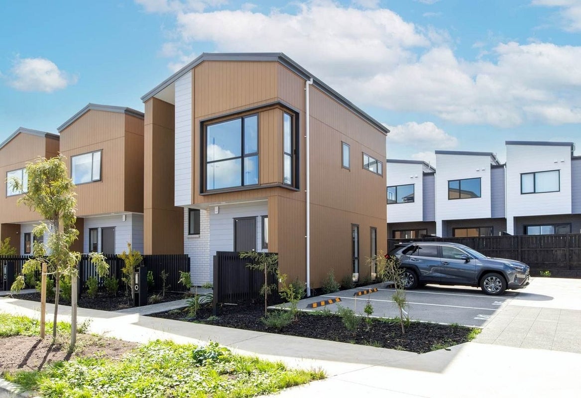 30 Rana Road, Flat Bush, Auckland - Carousel 1