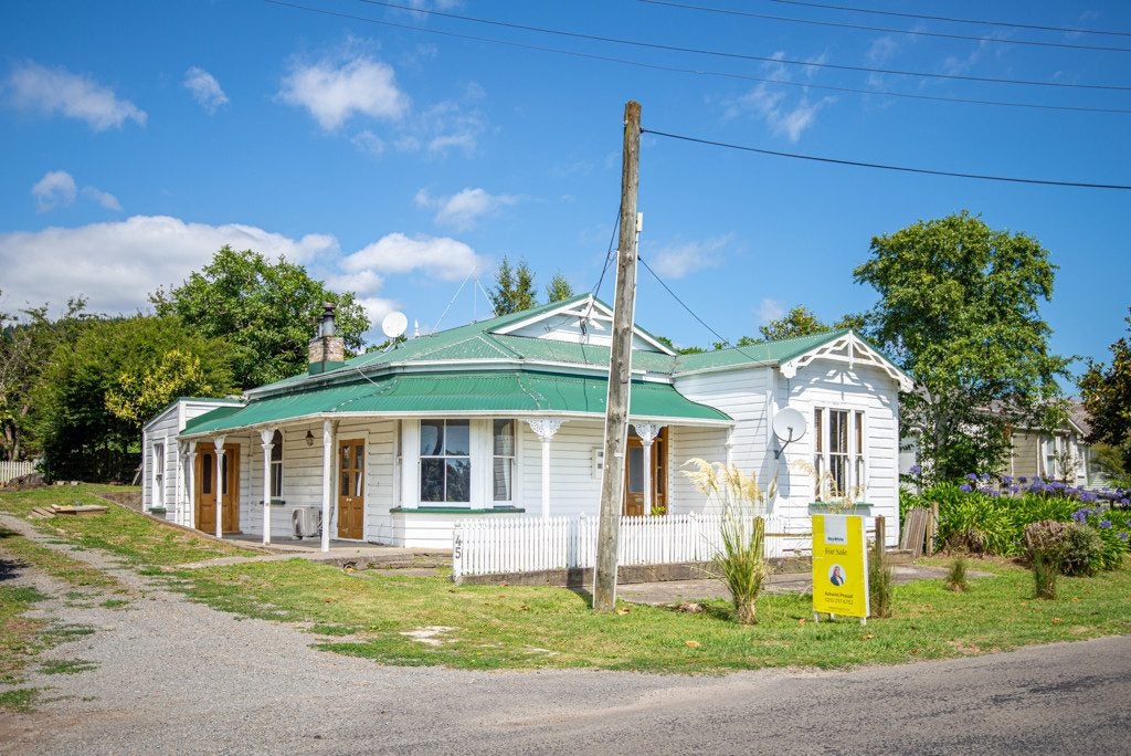 45 Honi Taipua Street, Manakau, Levin - Carousel 2