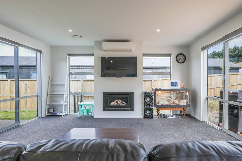 21 Banbury Terrace, Lower Shotover, Queenstown - Carousel 2