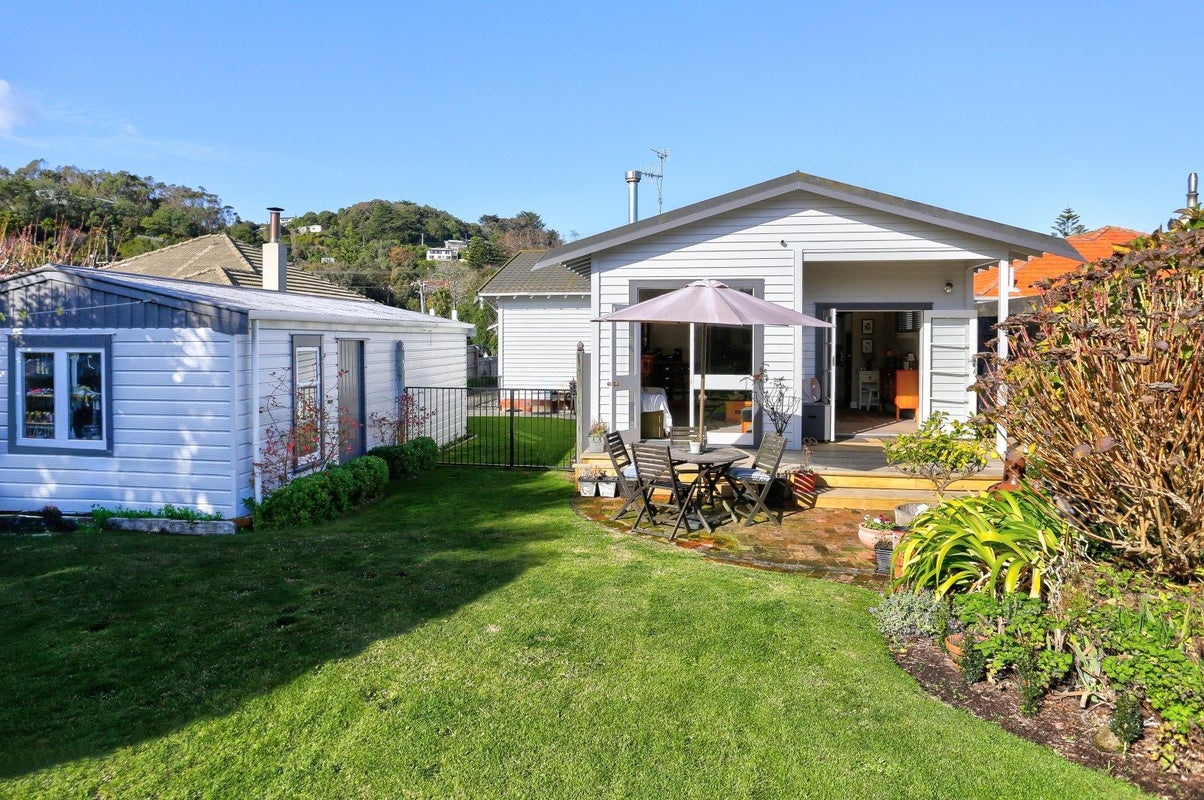 11 Willis Street, Whanganui East, Whanganui - Carousel 2