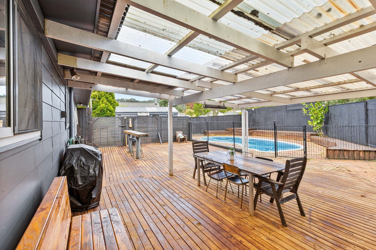 6 Coey Place, Glen Eden, Auckland - Carousel 2